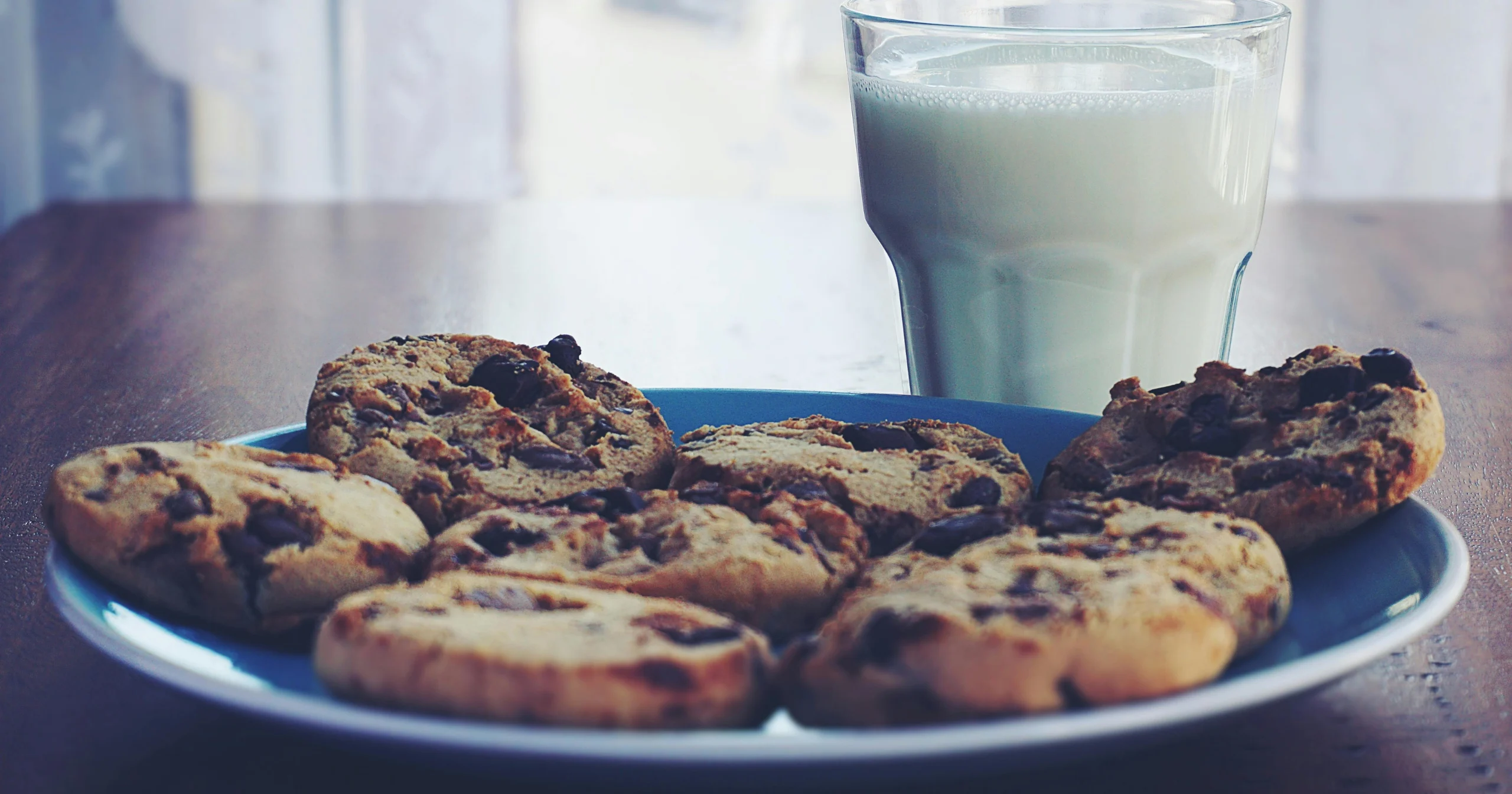 keto chocolate chip cookies​